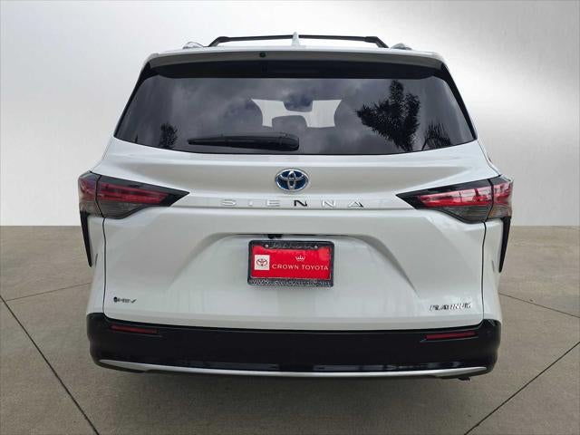 2025 Toyota Sienna Platinum
