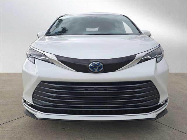 2025 Toyota Sienna Platinum