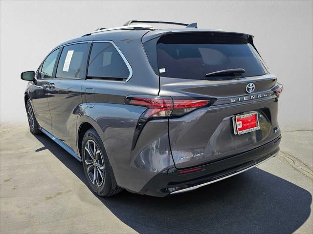 2025 Toyota Sienna Platinum