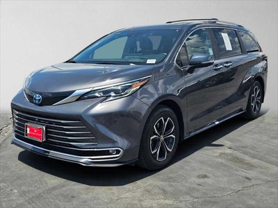 2025 Toyota Sienna Platinum