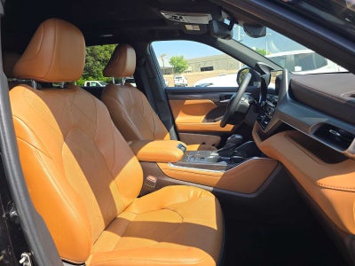 2022 Toyota Highlander Platinum