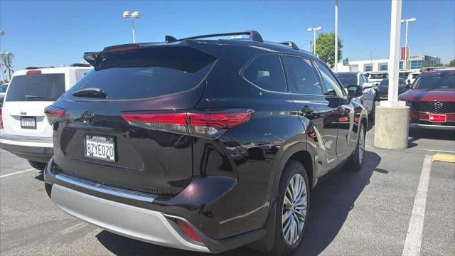2022 Toyota Highlander Platinum