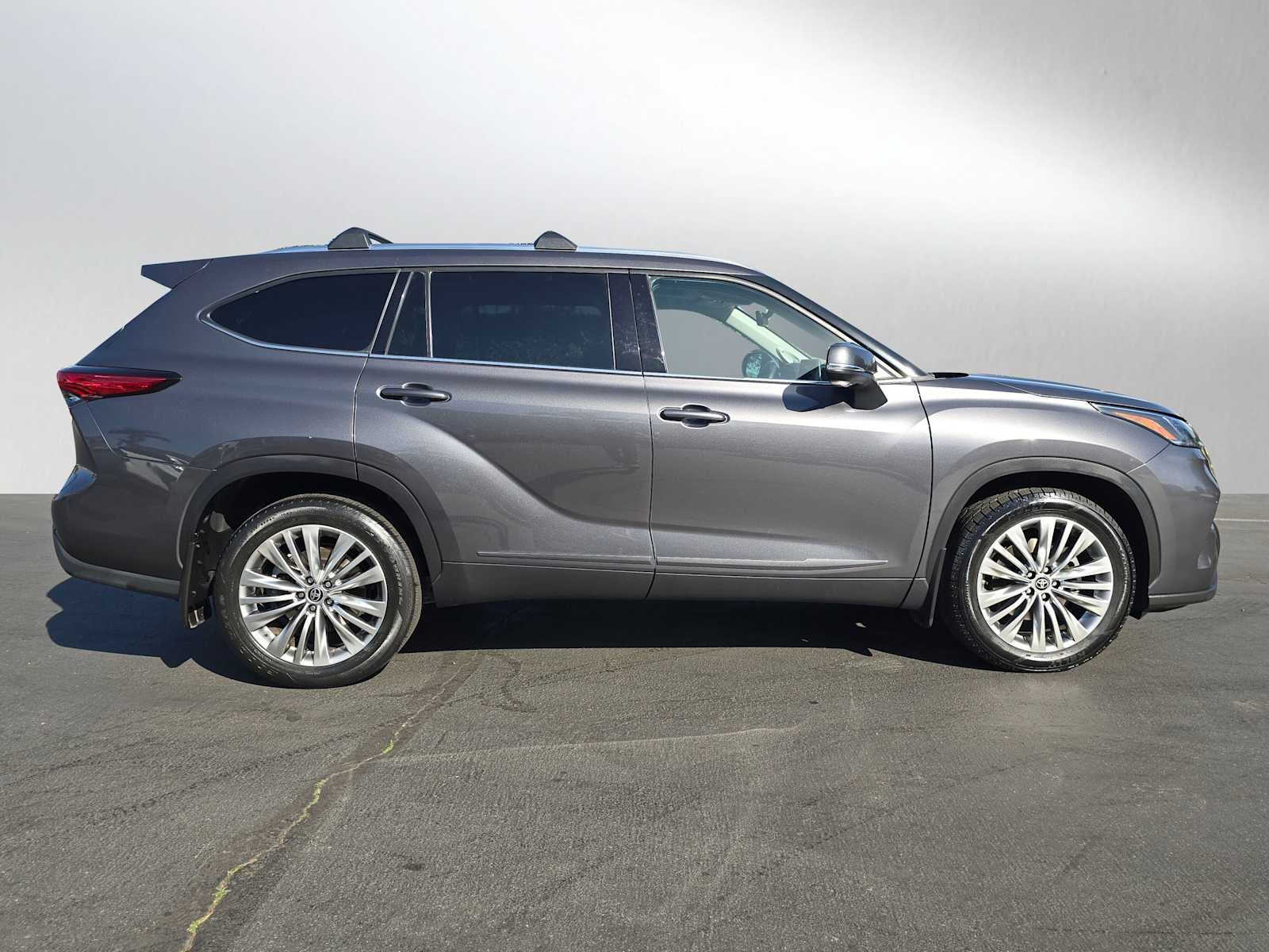 2022 Toyota Highlander Platinum