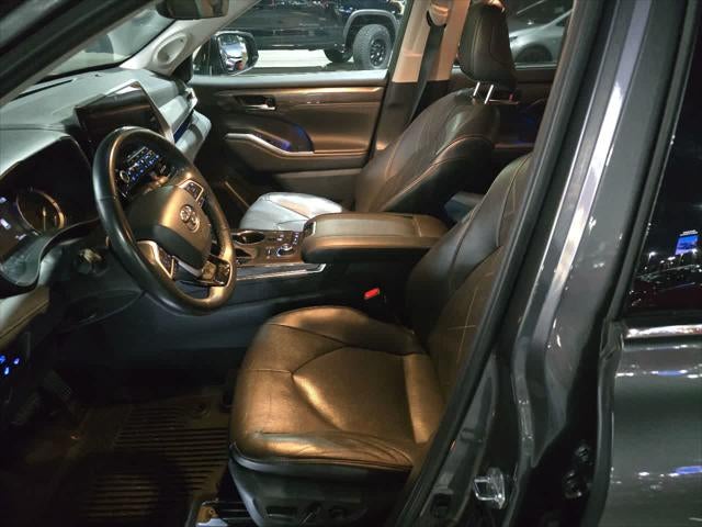 2022 Toyota Highlander Platinum