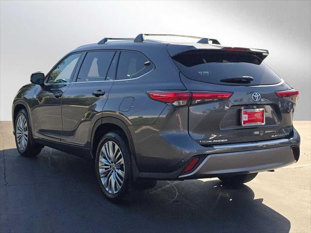 2022 Toyota Highlander Platinum