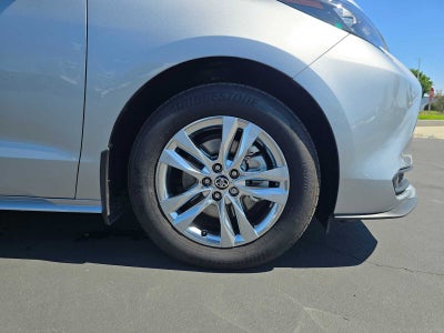 2025 Toyota Sienna XLE