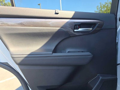 2023 Toyota Highlander Platinum