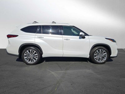 2023 Toyota Highlander Platinum