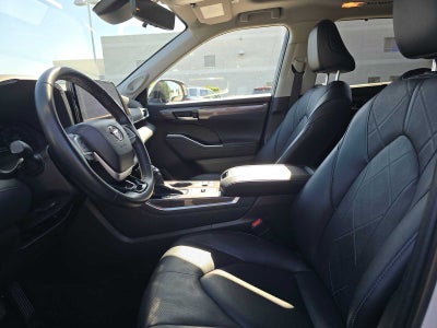 2023 Toyota Highlander Platinum