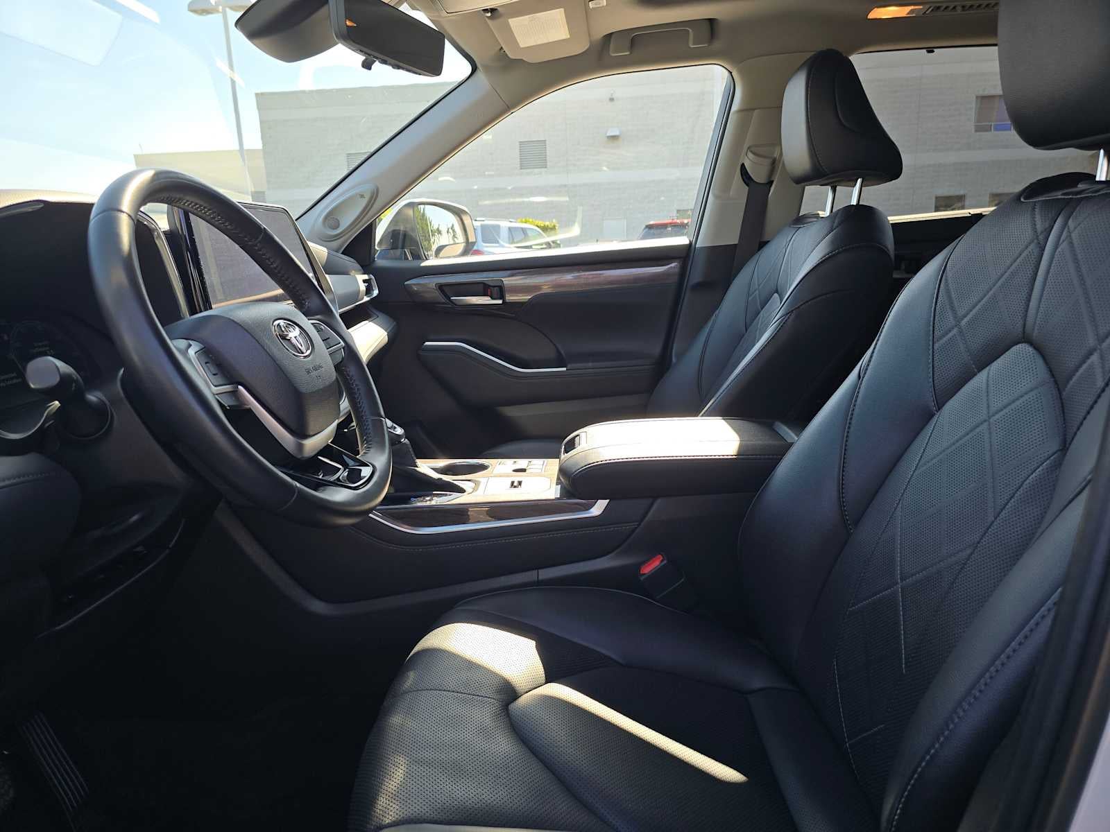 2023 Toyota Highlander Platinum