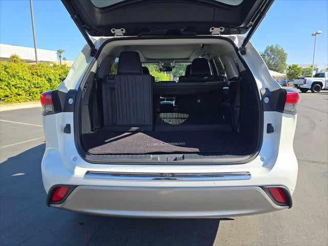 2023 Toyota Highlander Platinum