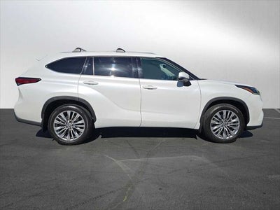 2023 Toyota Highlander Platinum