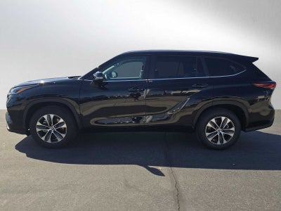 2025 Toyota Highlander XLE