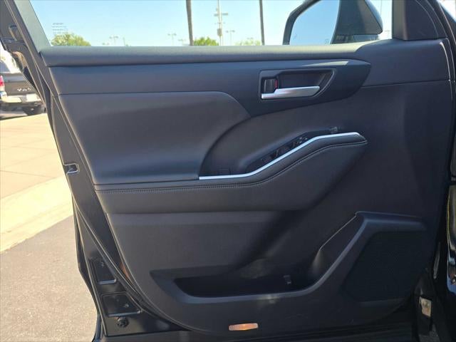 2025 Toyota Highlander XLE