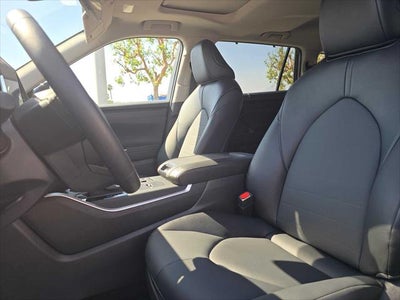 2025 Toyota Highlander XLE