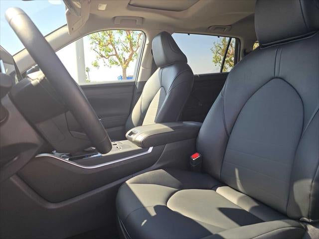 2025 Toyota Highlander XLE