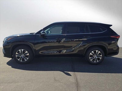 2025 Toyota Highlander XLE