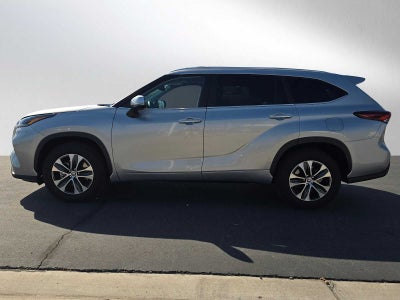 2025 Toyota Highlander XLE