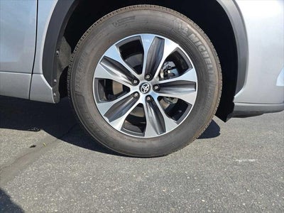 2025 Toyota Highlander XLE