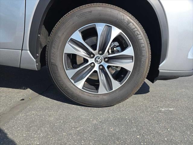 2025 Toyota Highlander XLE