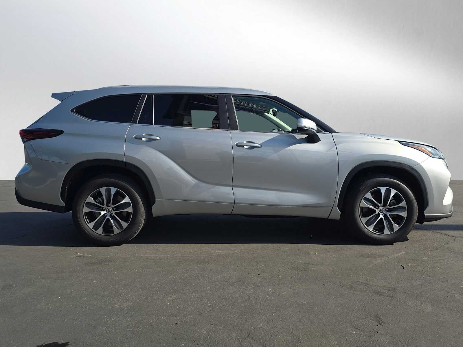 2025 Toyota Highlander XLE