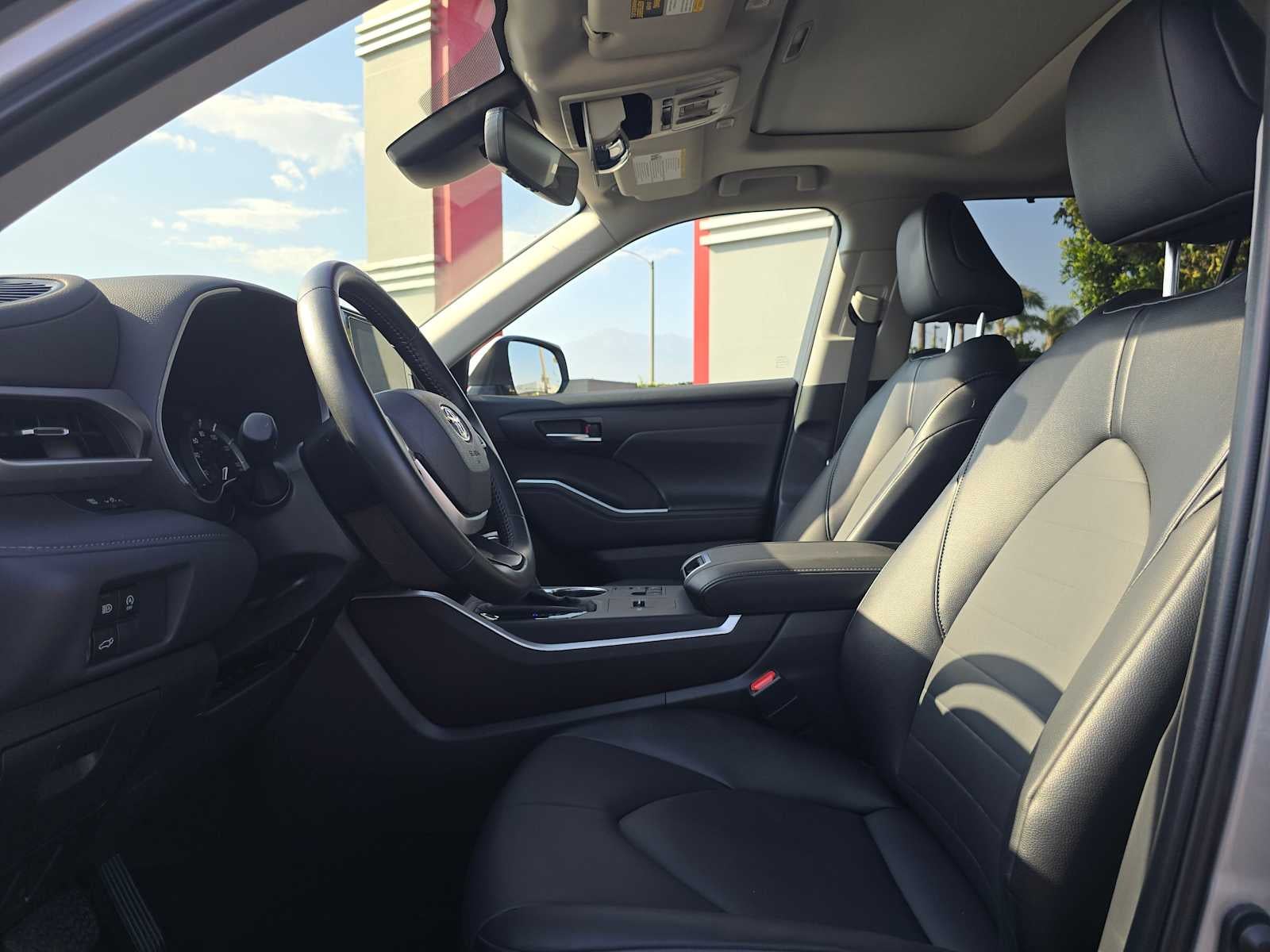 2025 Toyota Highlander XLE