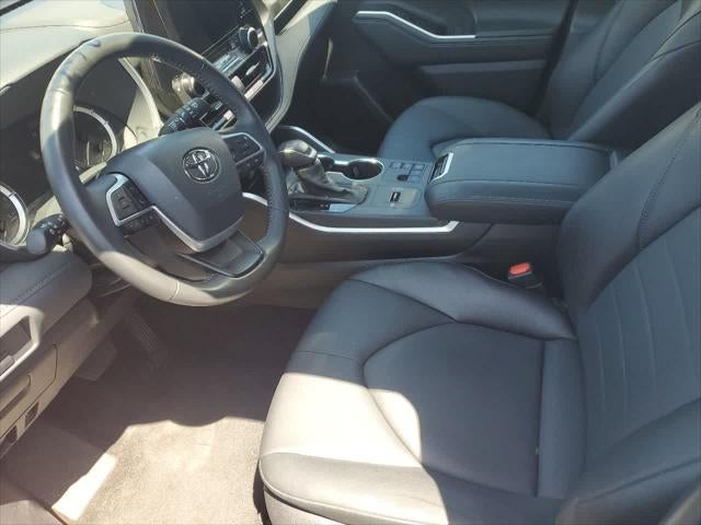 2025 Toyota Highlander XLE
