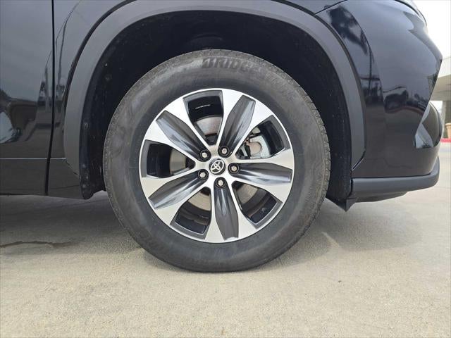 2025 Toyota Highlander XLE