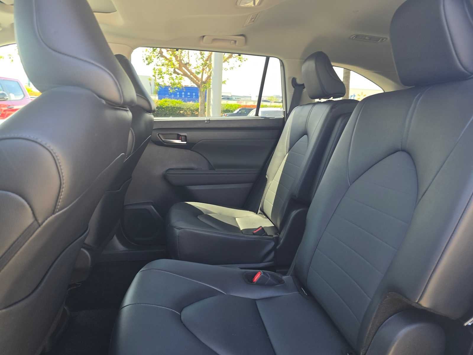 2025 Toyota Highlander XLE