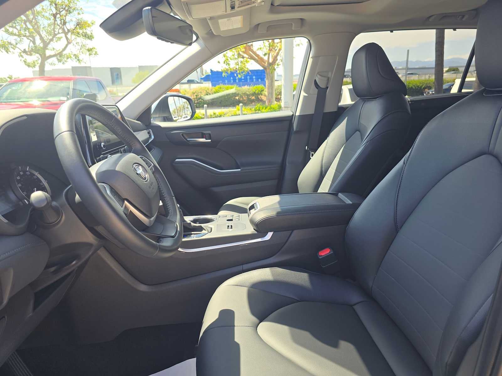2025 Toyota Highlander XLE