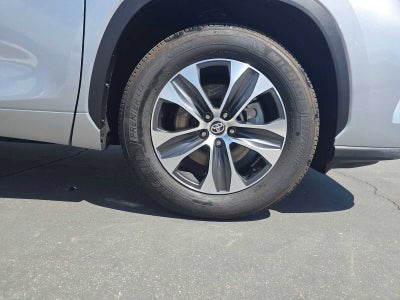 2025 Toyota Highlander XLE