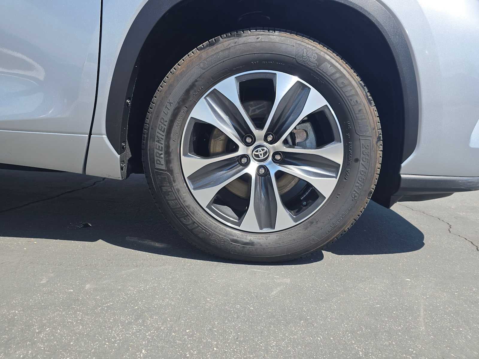 2025 Toyota Highlander XLE