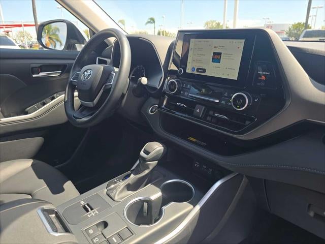 2025 Toyota Highlander XLE