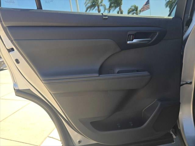 2025 Toyota Highlander XLE