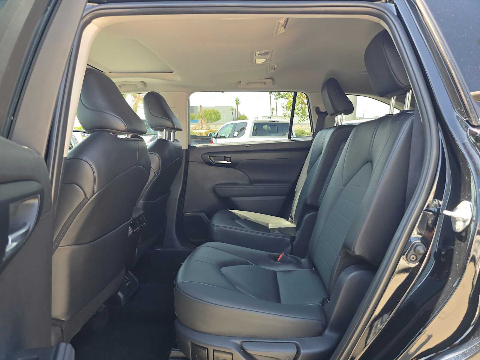 2025 Toyota Highlander XLE