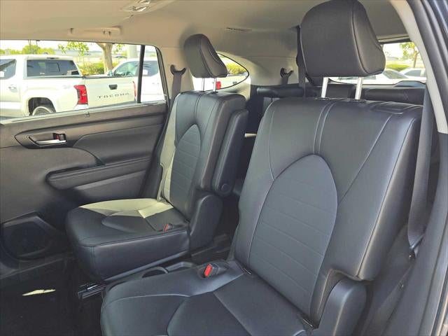 2025 Toyota Highlander XLE