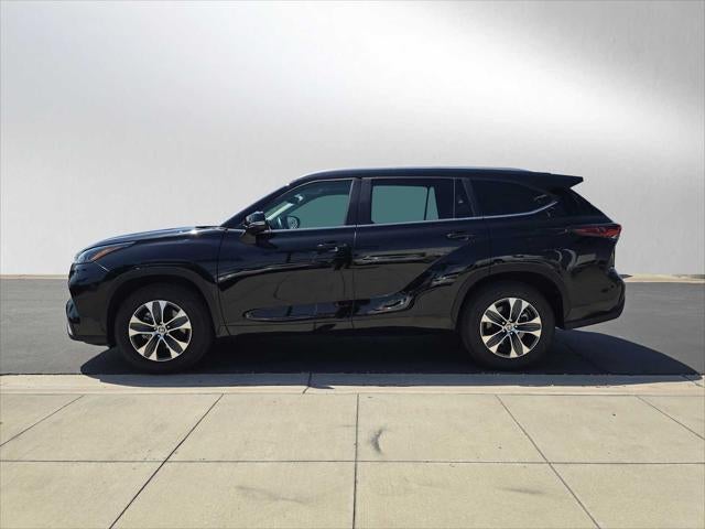 2025 Toyota Highlander XLE