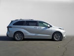 2022 Toyota Sienna LE