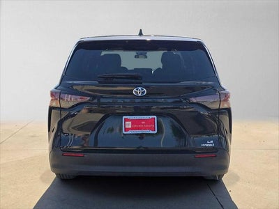 2023 Toyota Sienna LE