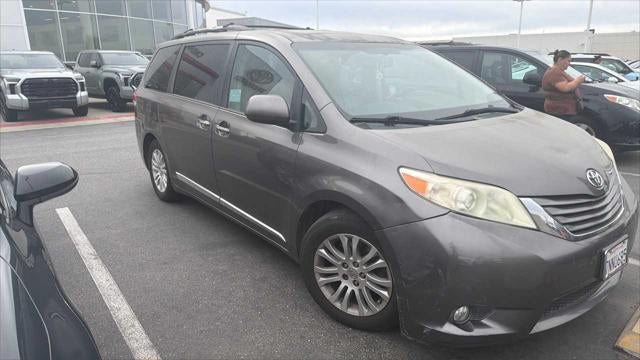 2013 Toyota Sienna XLE