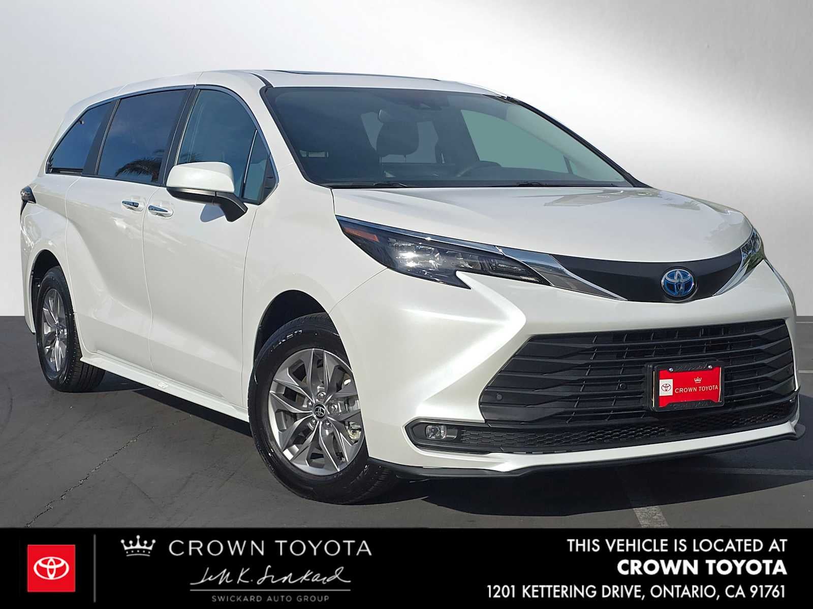 2025 Toyota Sienna XLE