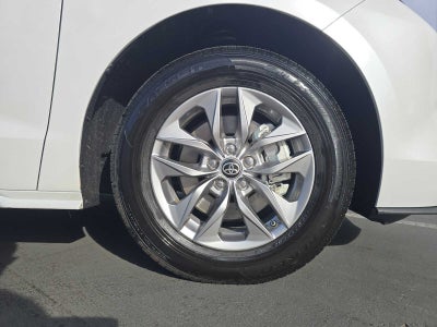 2025 Toyota Sienna XLE