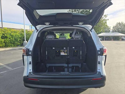 2025 Toyota Sienna XLE