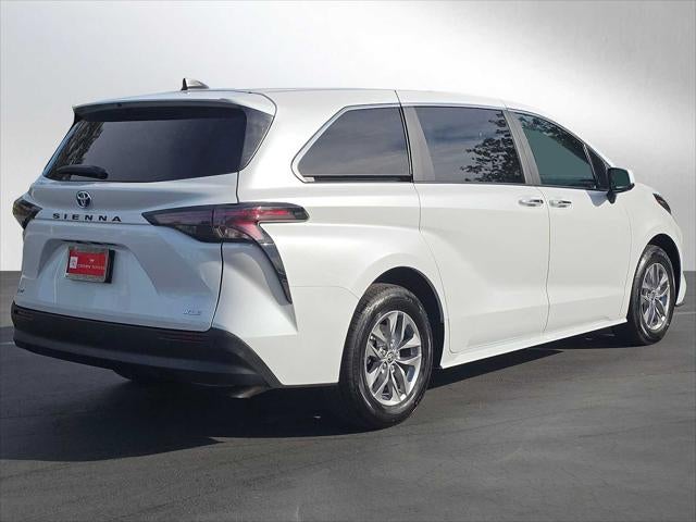 2025 Toyota Sienna XLE