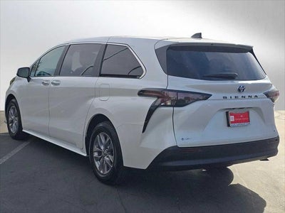 2025 Toyota Sienna XLE