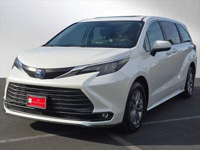 2025 Toyota Sienna XLE