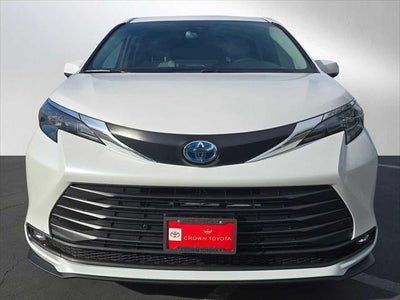2025 Toyota Sienna XLE