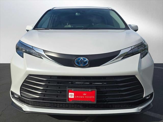 2025 Toyota Sienna XLE