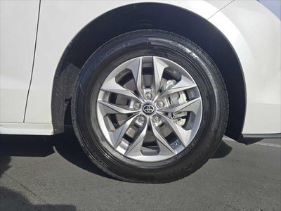 2025 Toyota Sienna XLE