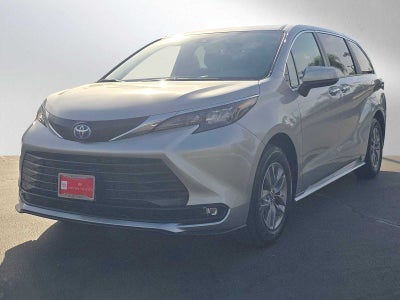 2025 Toyota Sienna XLE